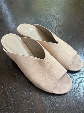 Eileen Fisher Katniss Nubuck Leather Block Heel Mule Sandal Size 7.5